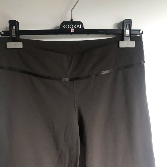 Lululemon Brown Stretchy Yoga Pants - Picture 4 of 12